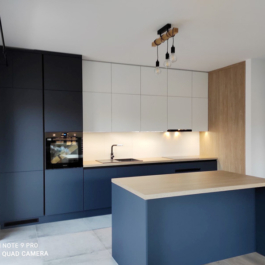 127242693_688714738736233_3