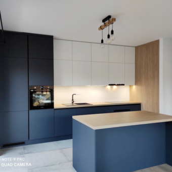 127242693_688714738736233_3