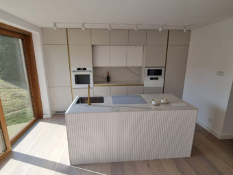 Jasne meble kuchenne wykonane na zamówienie Opa Mebel Jasło (10)